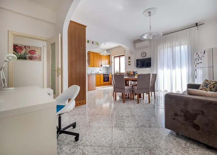 Enea - De Vivo Realty