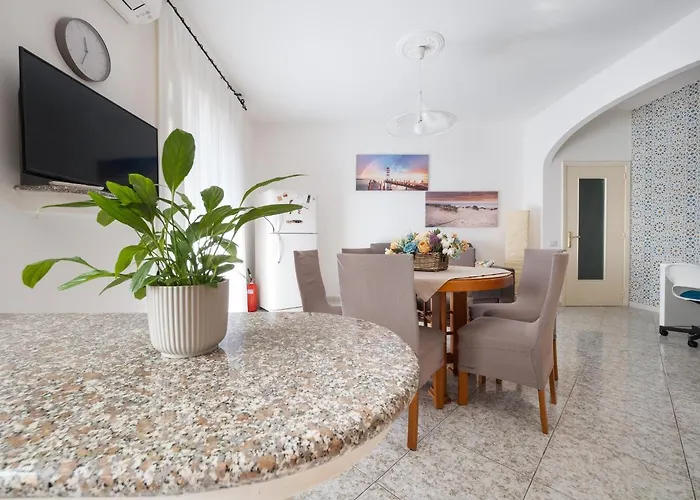 Enea - De Vivo Realty Διαμέρισμα