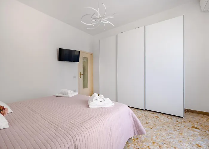 Enea - De Vivo Realty